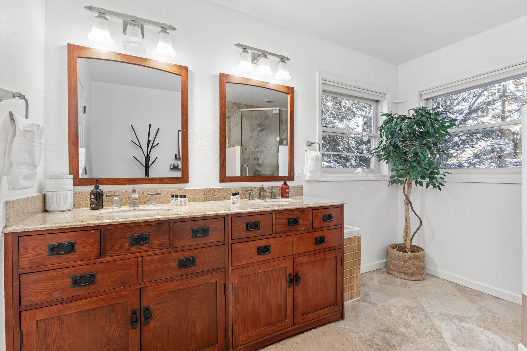 Ensuite Bathroom 1