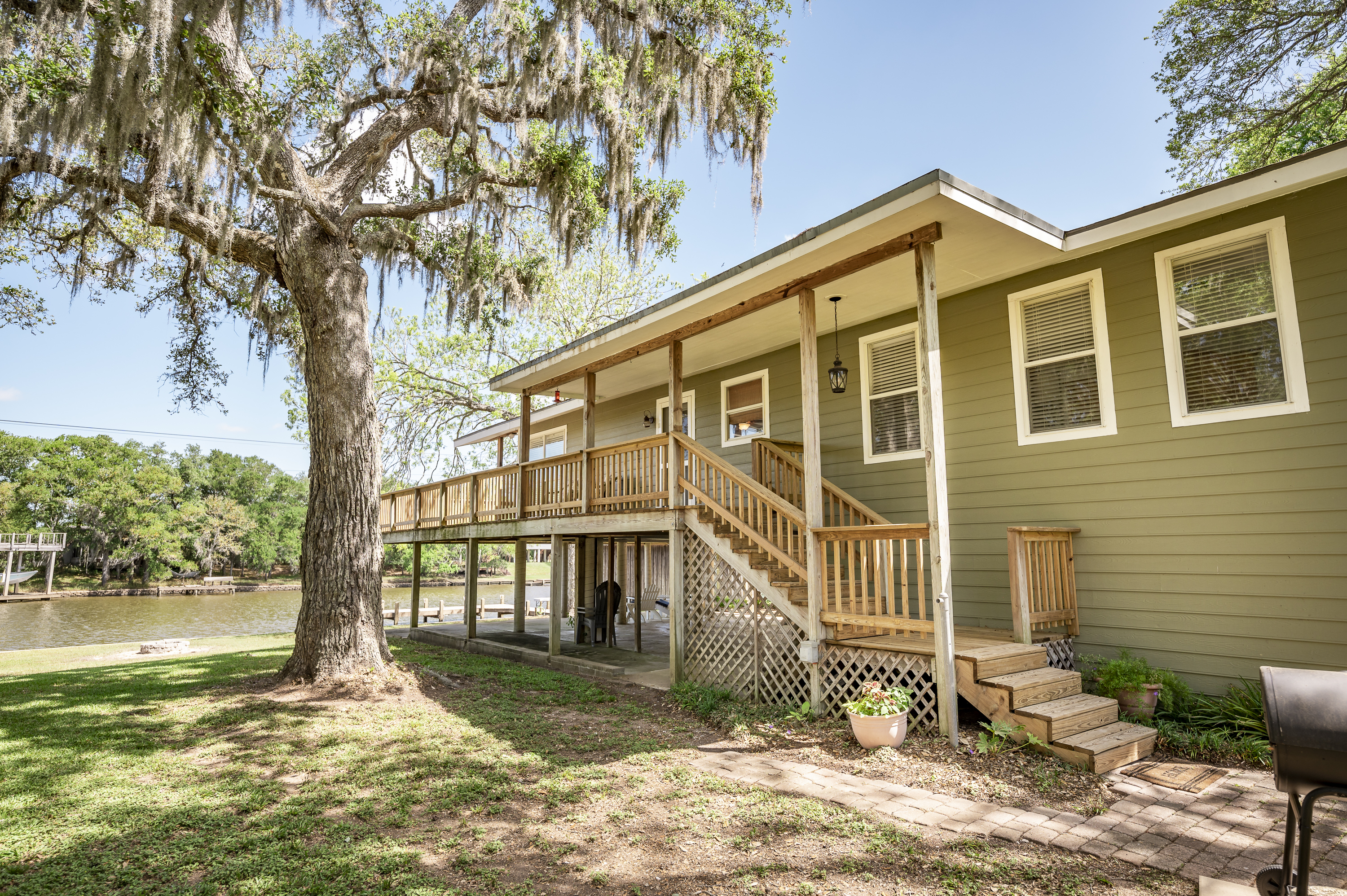 Side entry and patio