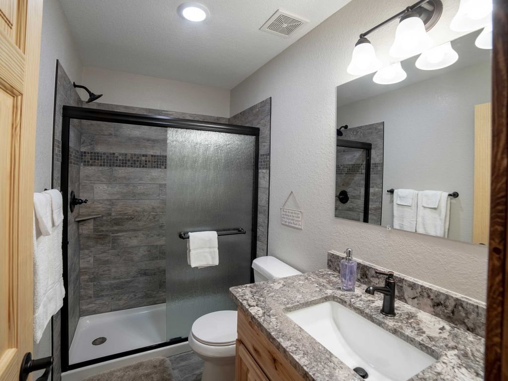 En Suite Bathroom 3 for Upstairs Bedroom