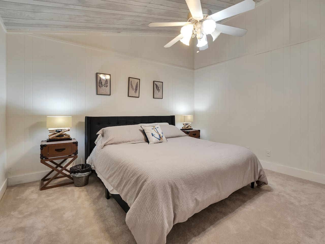 Upstairs, king bed, patio over front yard