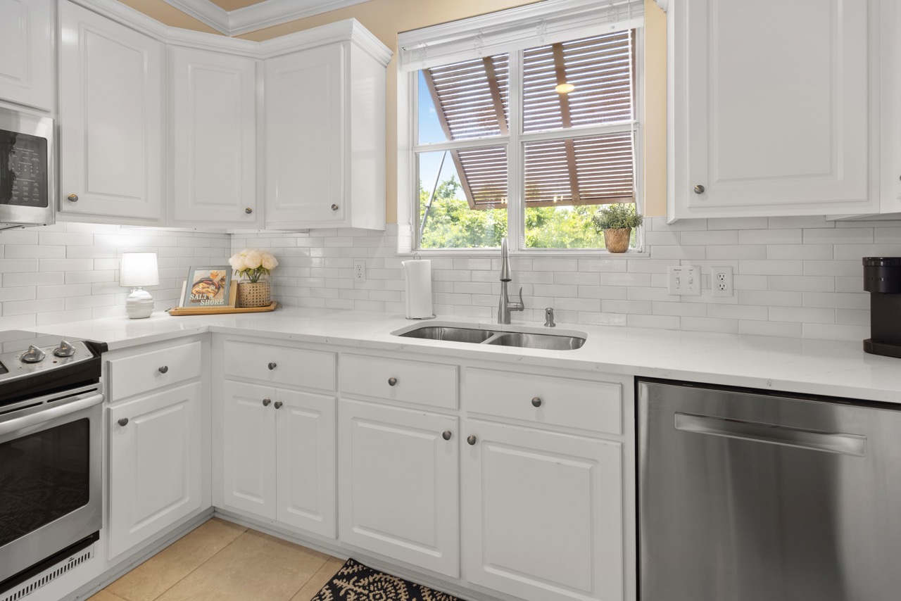 Kitchen (2nd Floor)