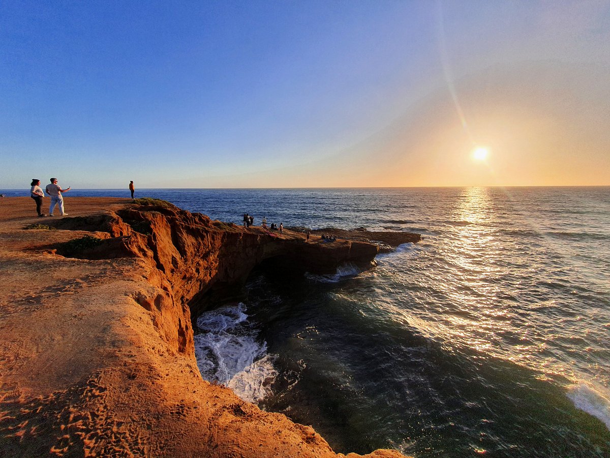 7 miles away from Sunset Cliffs, a scenic spot to view golden light, ocean breezes, and wide-open skies