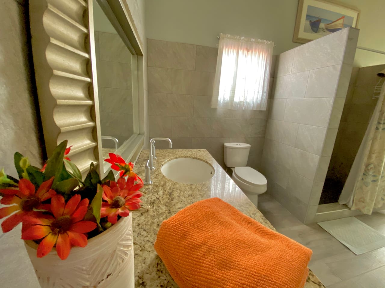 En suite 2nd floor bathroom