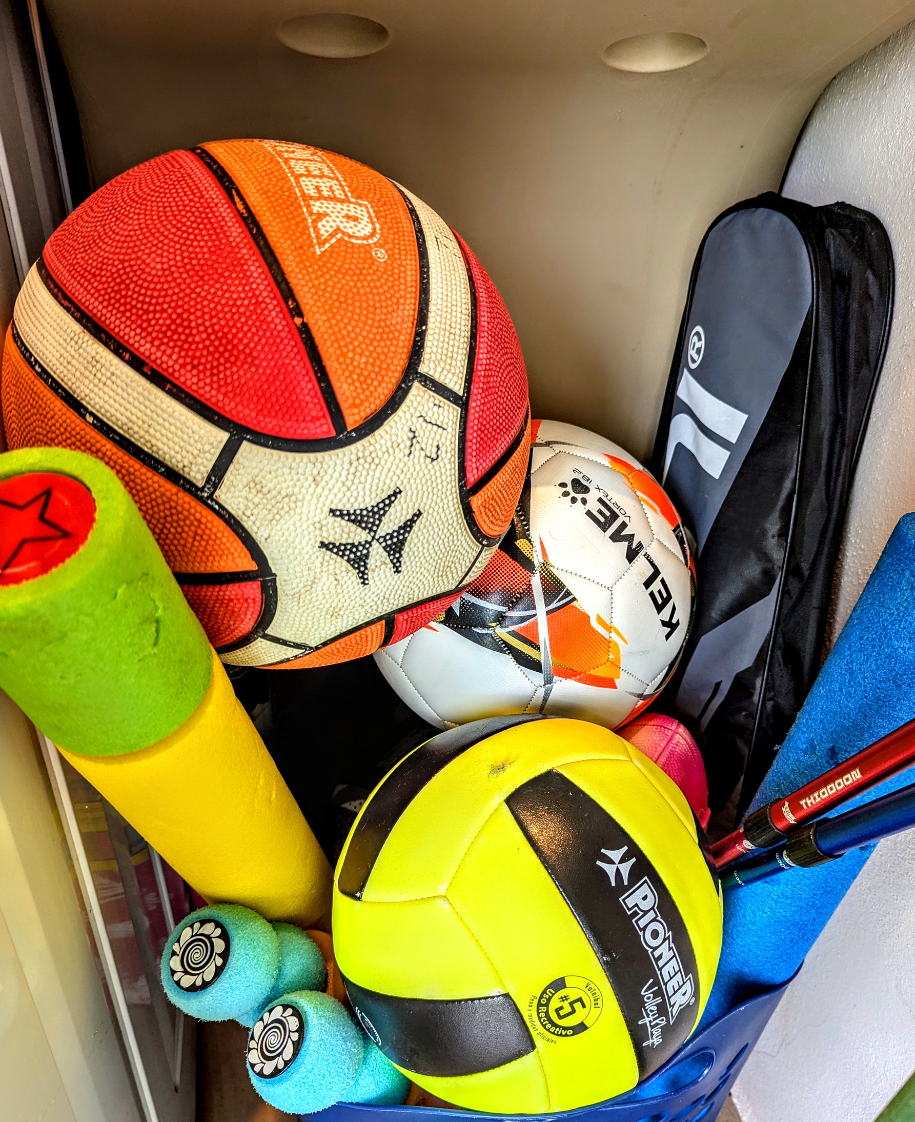 To schedule a day and time for tennis, golf, soccer, or other activities, please reach out to your Airbnb hosts. Equipment for these activities is available exclusively for guests at Casa Rivera. Enjoy!