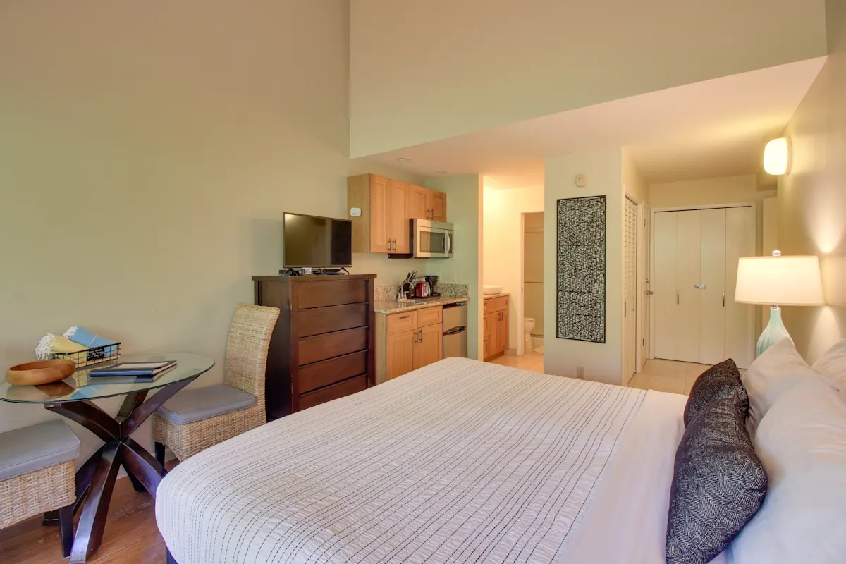 Bedroom 2 With King Size Bed