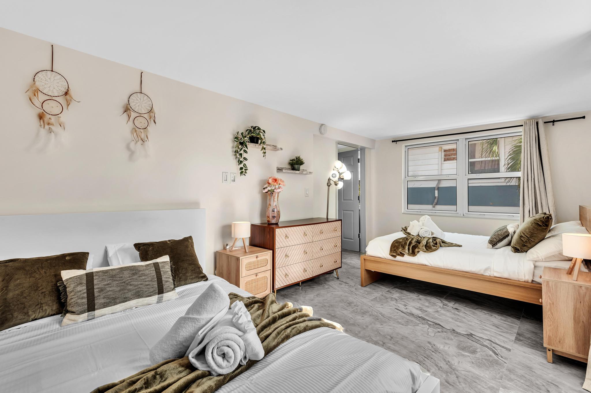 Santorini Blu | Spacious 2BR Beachfront Suite 2