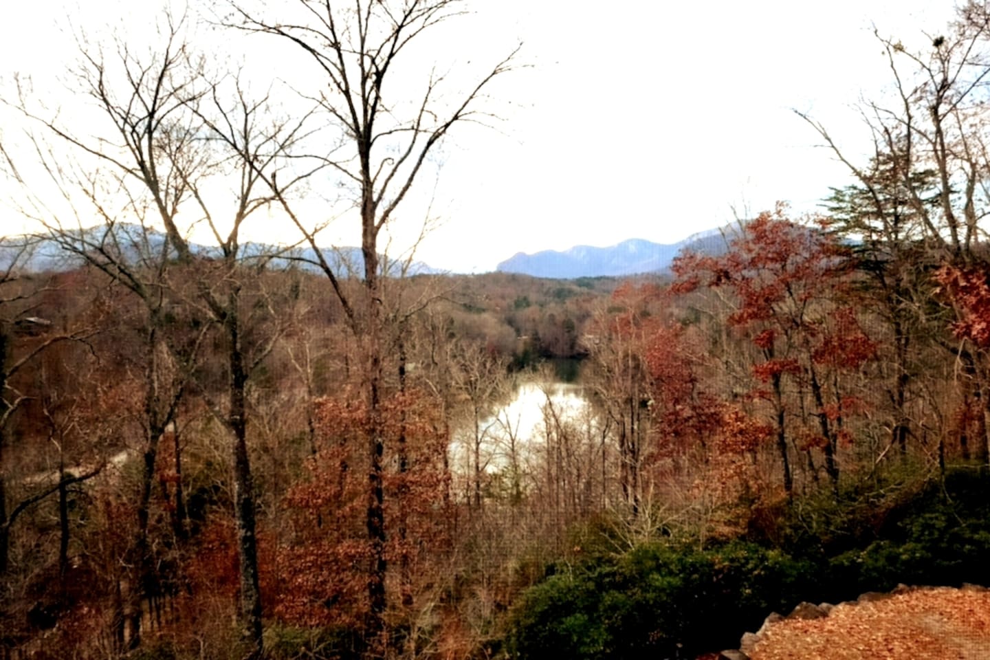 Huge lake/mountain views!