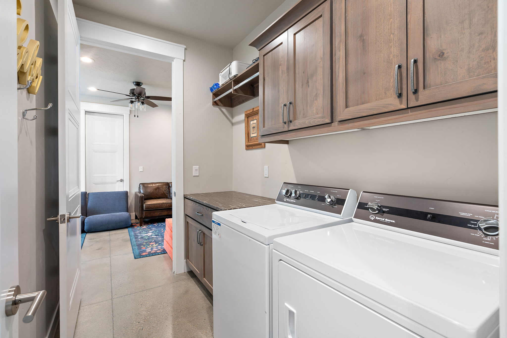 Laundry Room w/Towels