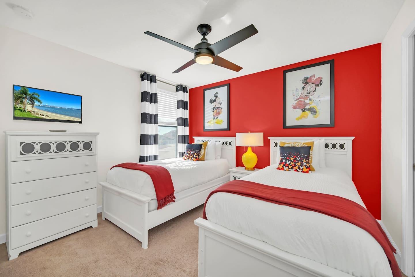 Two Twin Bedroom with Jack and Jill Bathroom