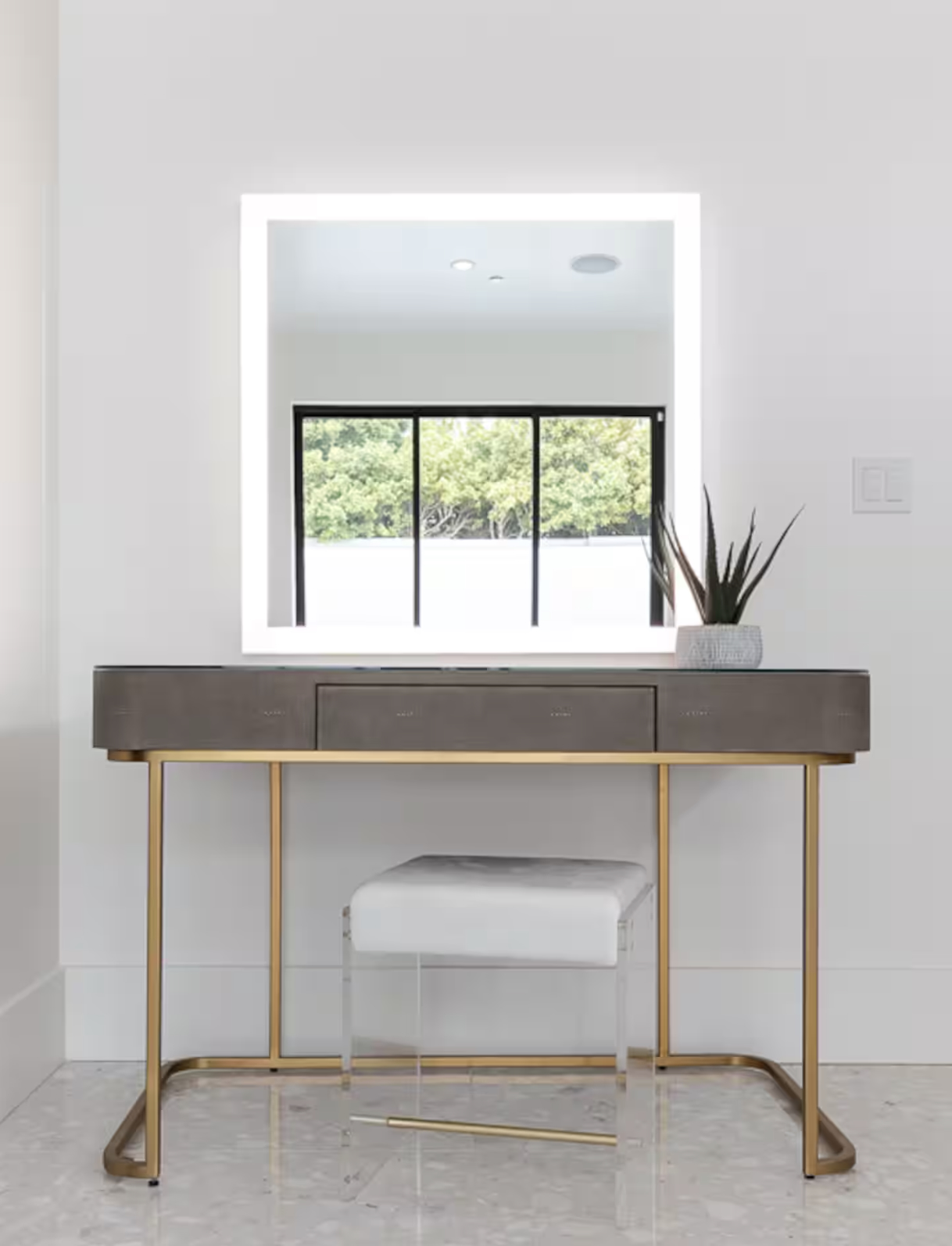 Master Bathroom Makeup Vanity