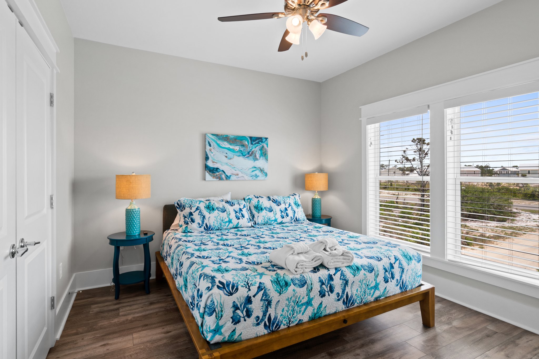 1st Floor King Bedroom