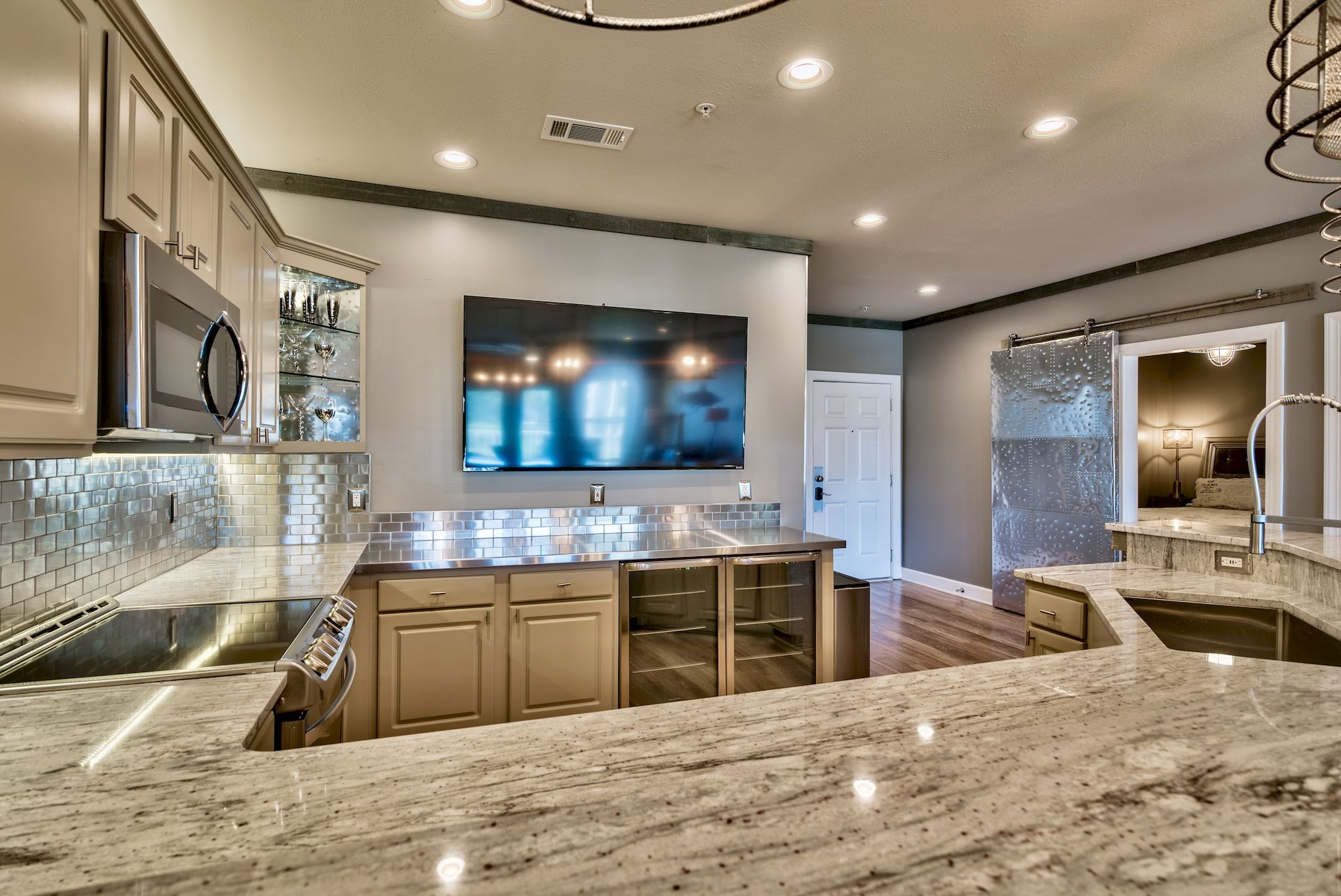 Eat-in Kitchen with Granite and Stainless counters