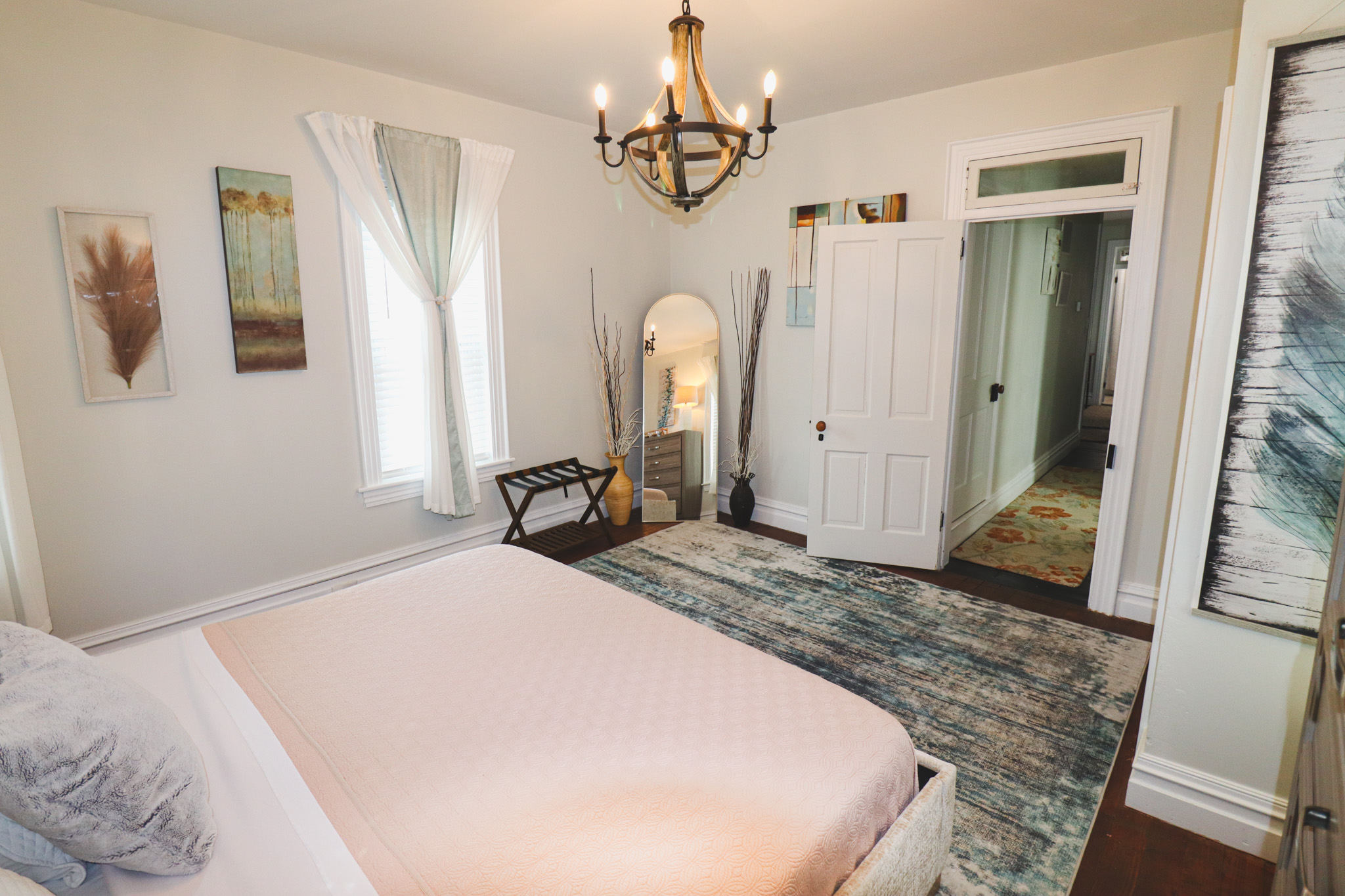 Master Bedroom King Size Bed