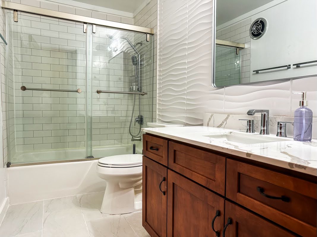 Full Bathroom