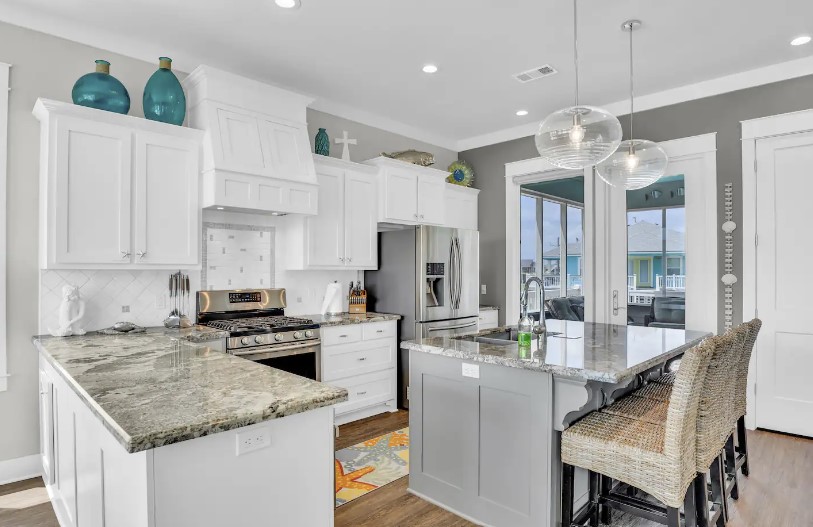 a440bf7c24b845338344e6e521cfef7b | Beachhouse | Texas | TX | Vacation Homes | Galveston | Crystal Beach | Kokomo | Breezy Days | Beachfront Elegance | Sunrise Serenity | Southern Sands Property Management, LLC