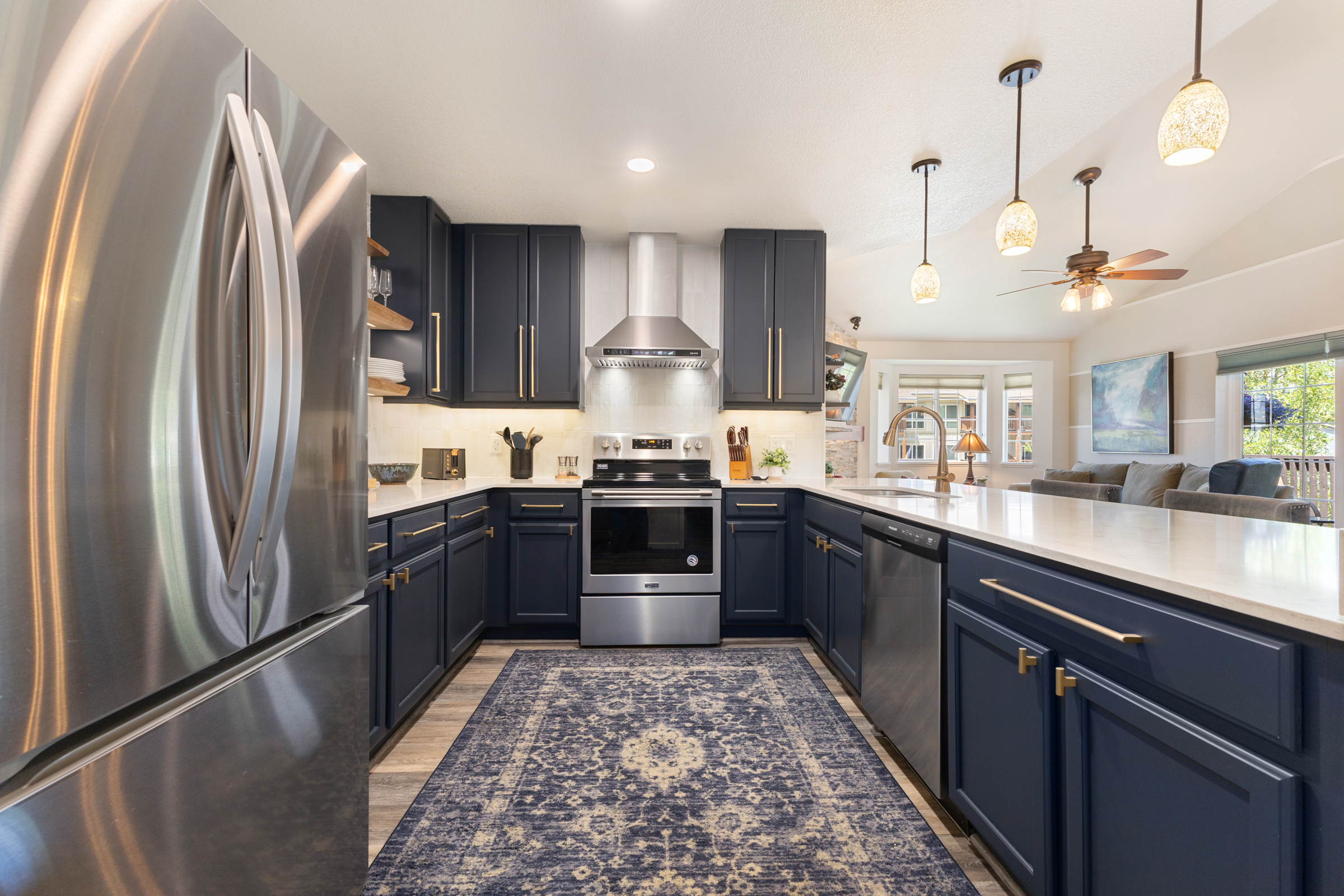 Equipped and Modern Kitchen | Refrigerator