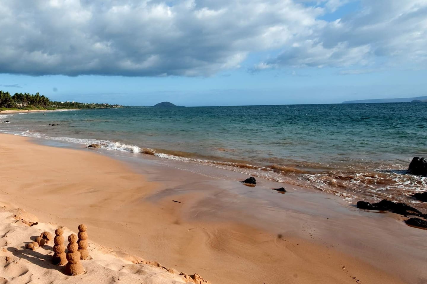 Beautiful Keawakapu Beach is a ten minute walk away