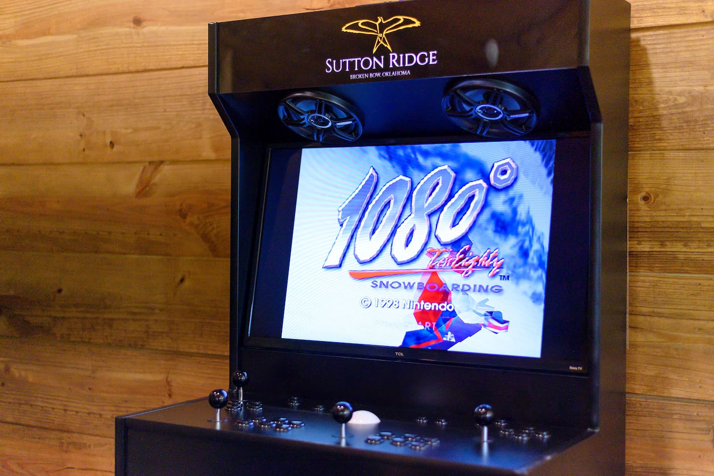 Date night, cabin-style—beat the high score and each other in this private arcade corner.