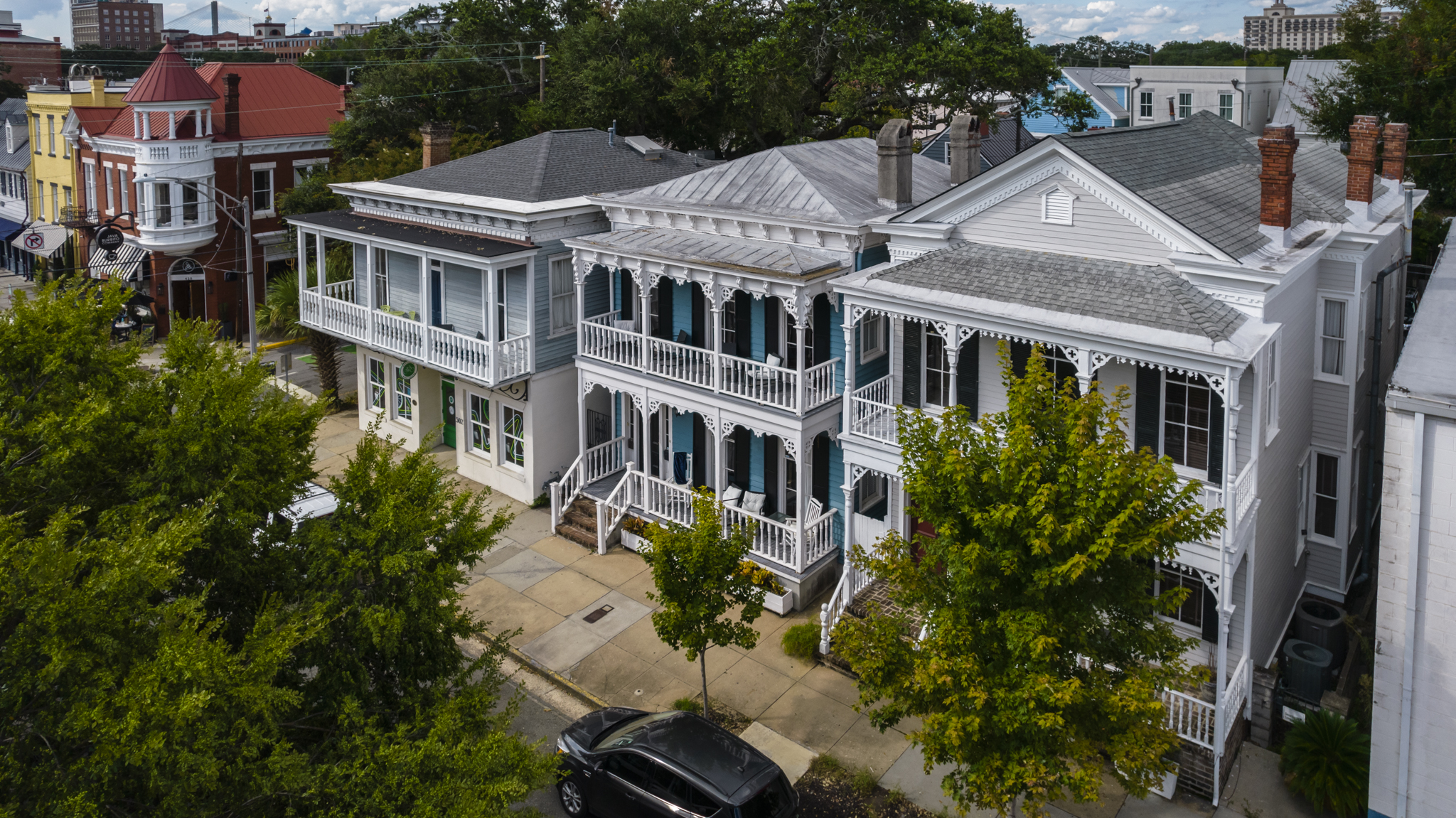 Stay steps away from Savannah’s best dining, shopping, and sights—while enjoying the privacy of your own Victorian retreat.