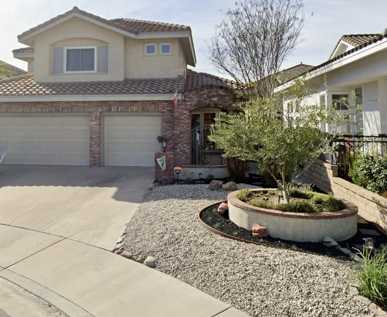 The Great Park Place! (Three driveway parking spaces plus cul-de-sac street parking).