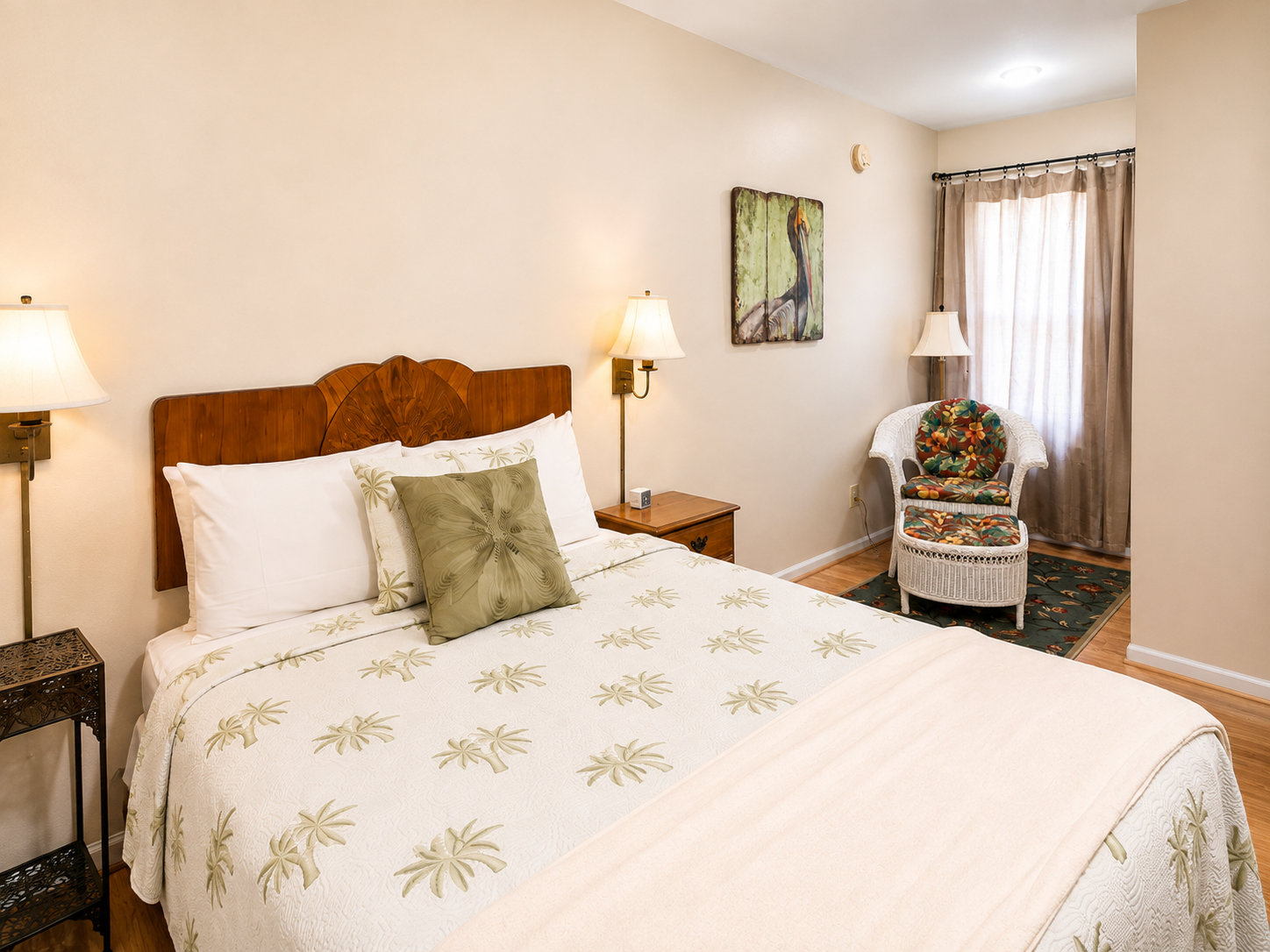 Master with sitting area, dresser, flat TV