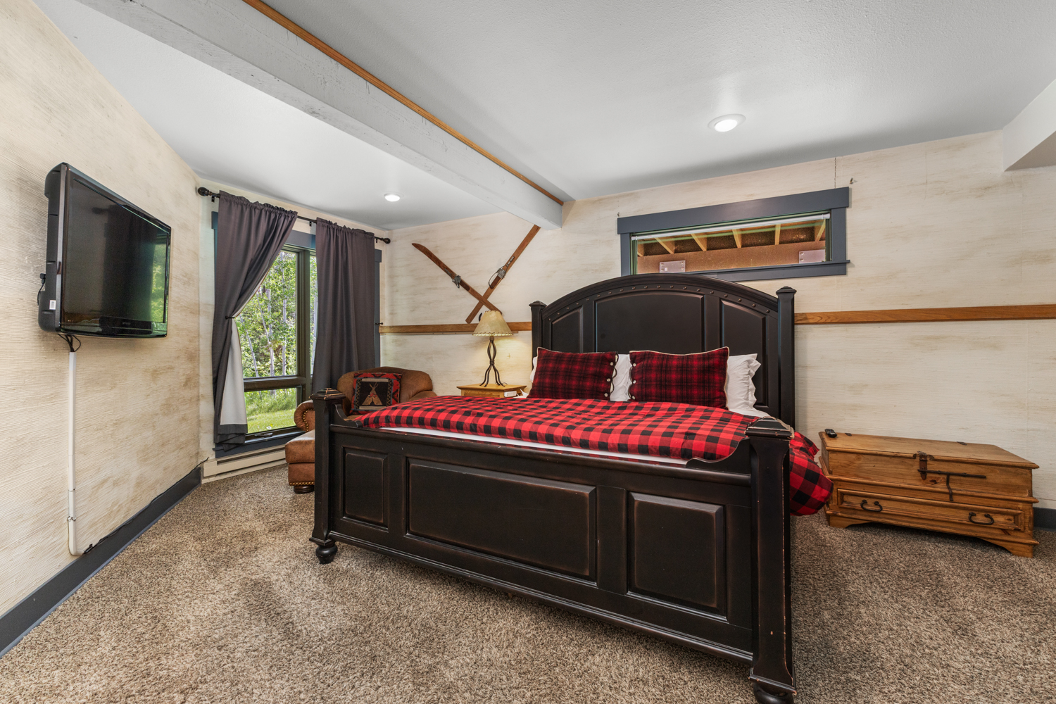 Ensuite Bedroom #1| King Bed | Entry Level