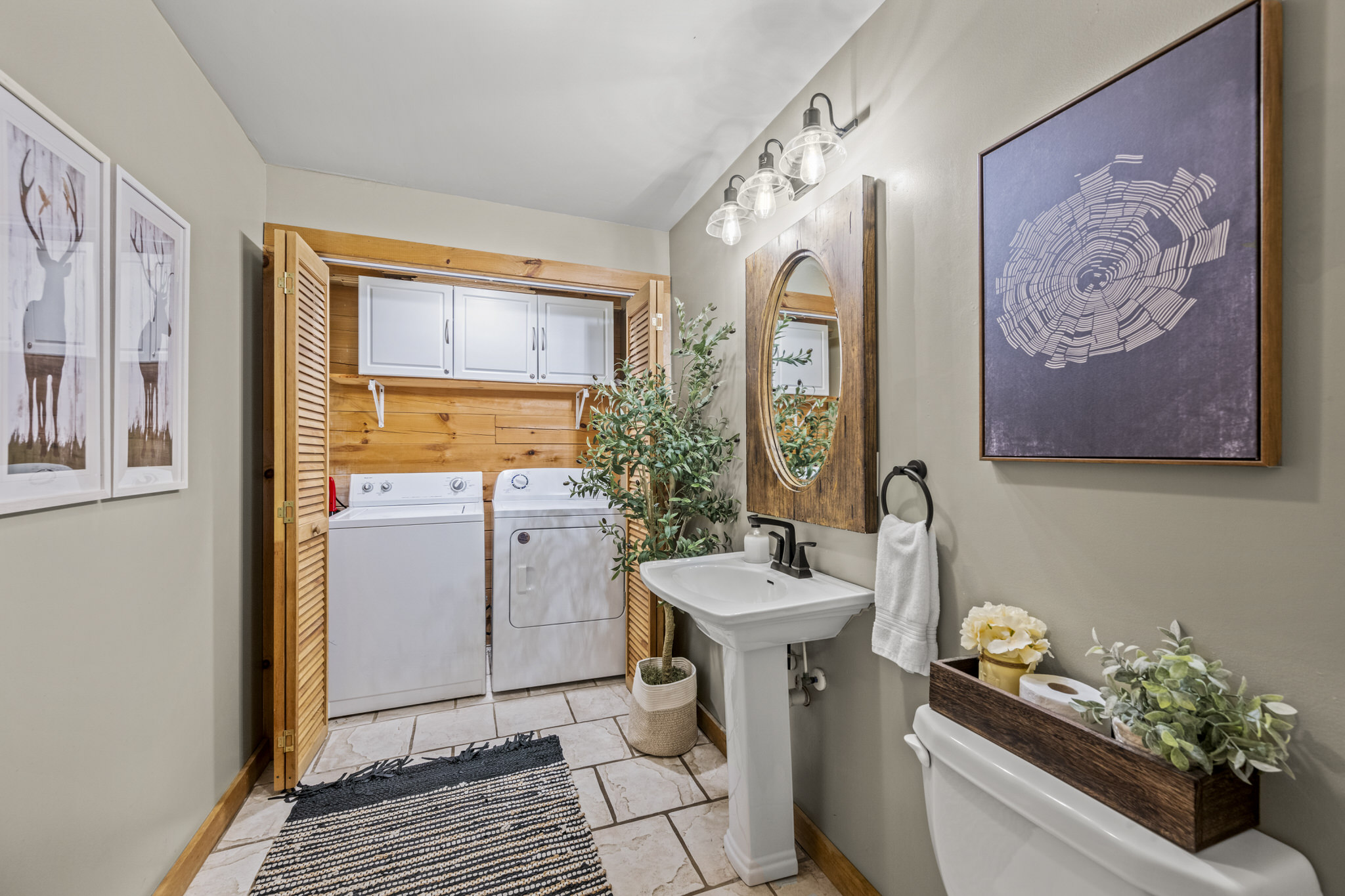 Travel light or travel Big - Washer and dryer readily available.