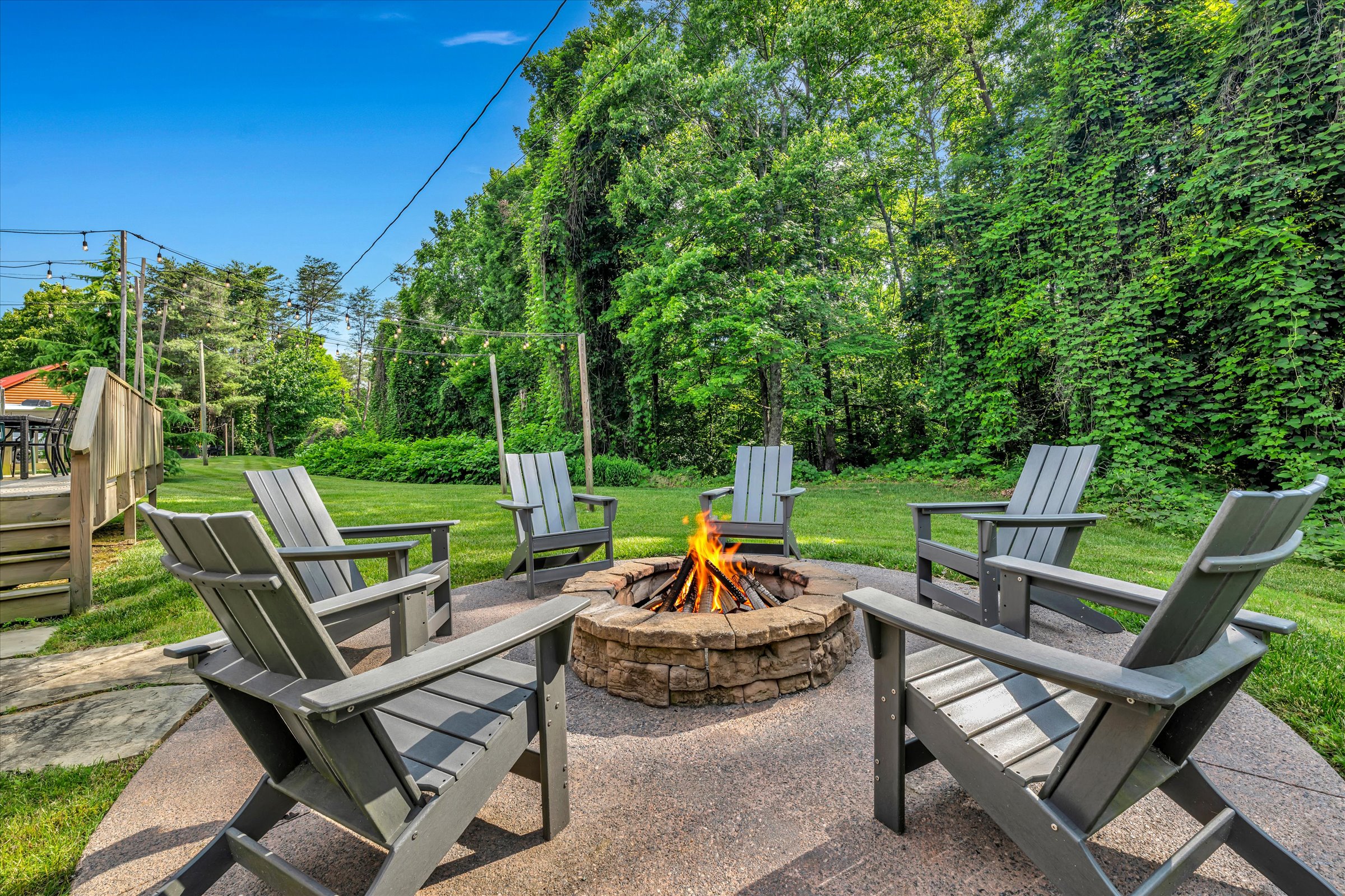 Dollywood Escape | Hot Tub • Fire Pit • Arcade - Pigeon Forge, TN