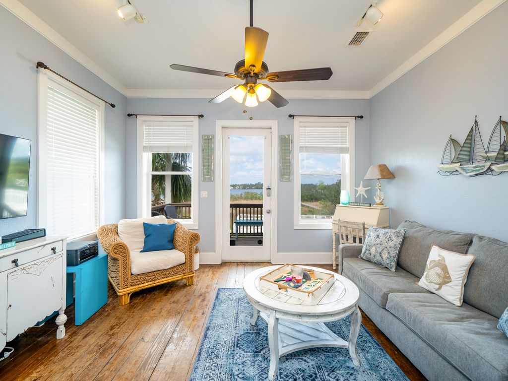 Smart TV & DVD Player