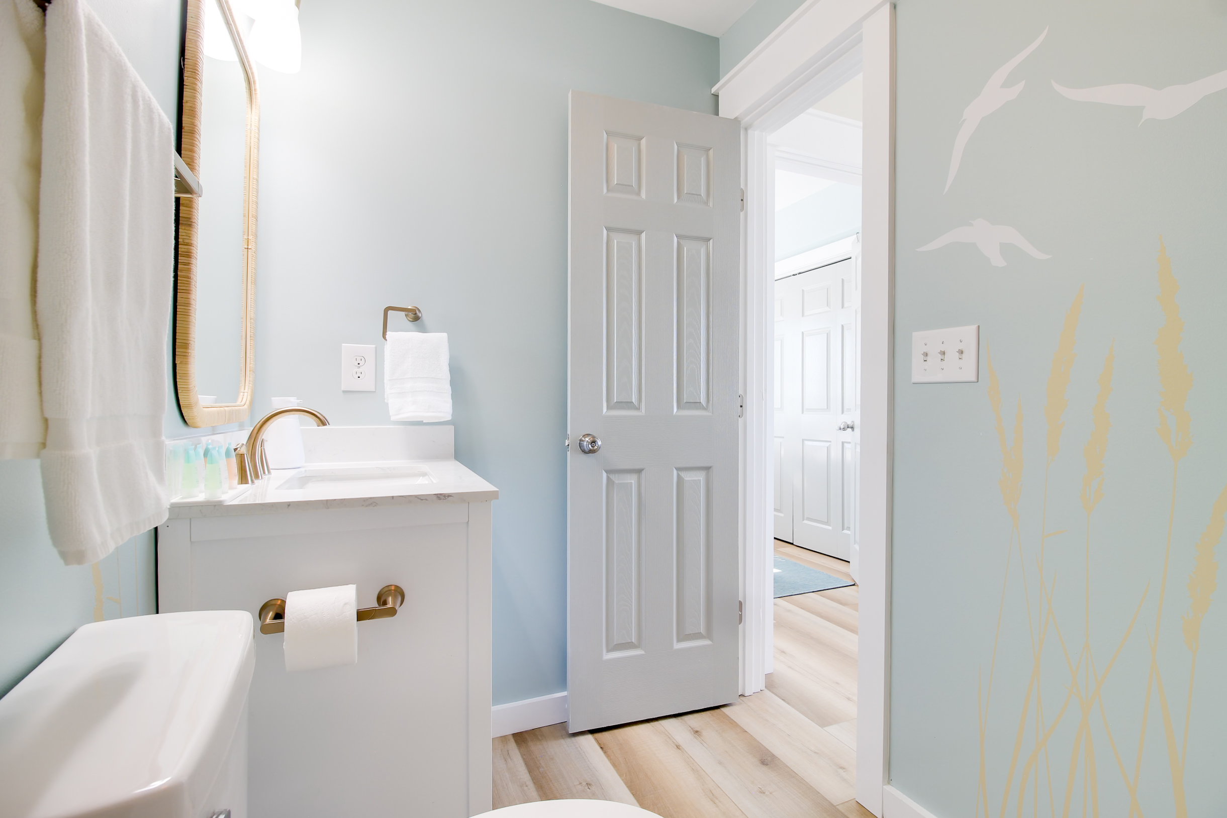 Bathroom 3 - 4th Floor Hall