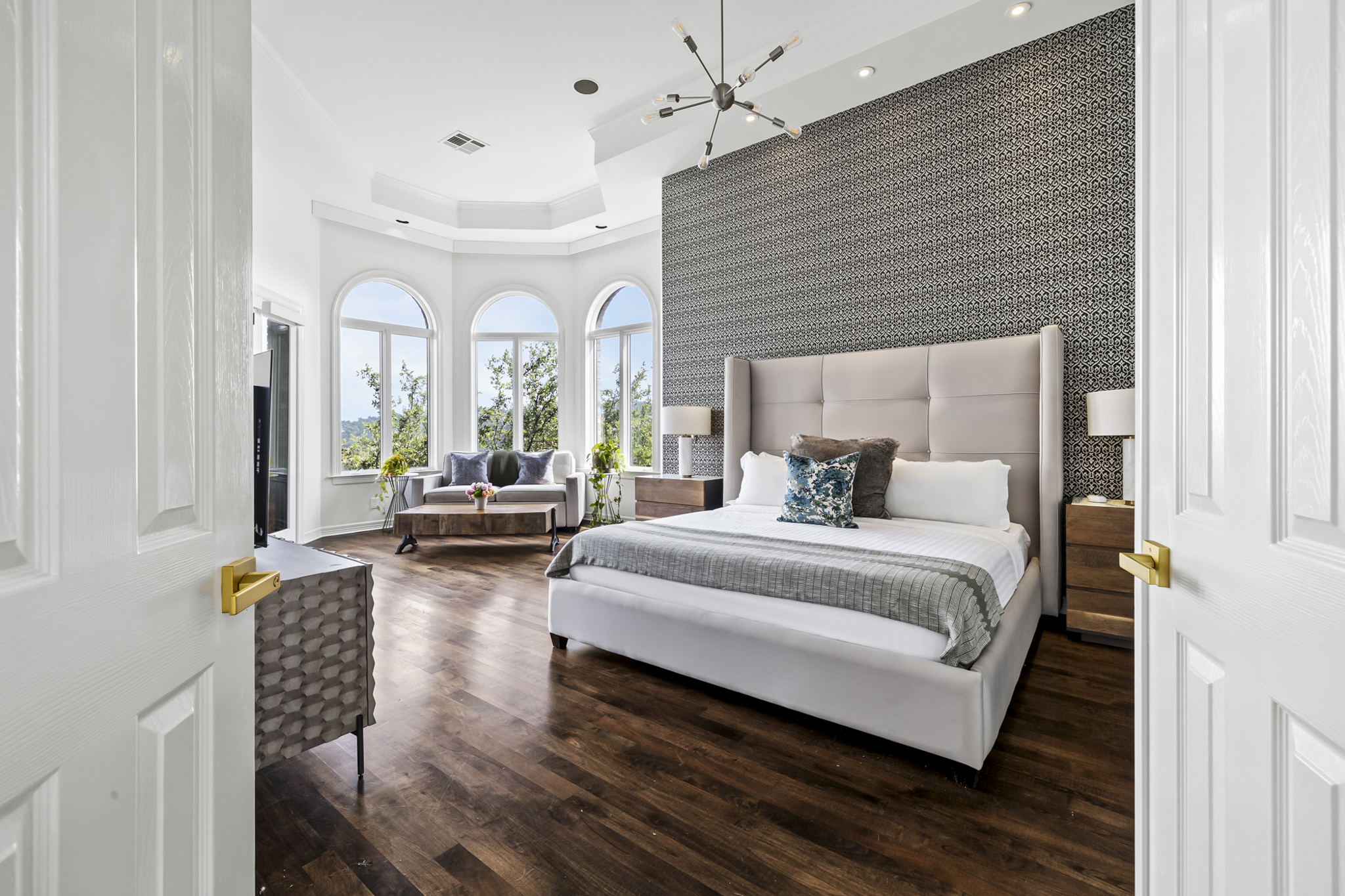 Primary bedroom 1, King bed and Queen pullout. Located on the main floor.