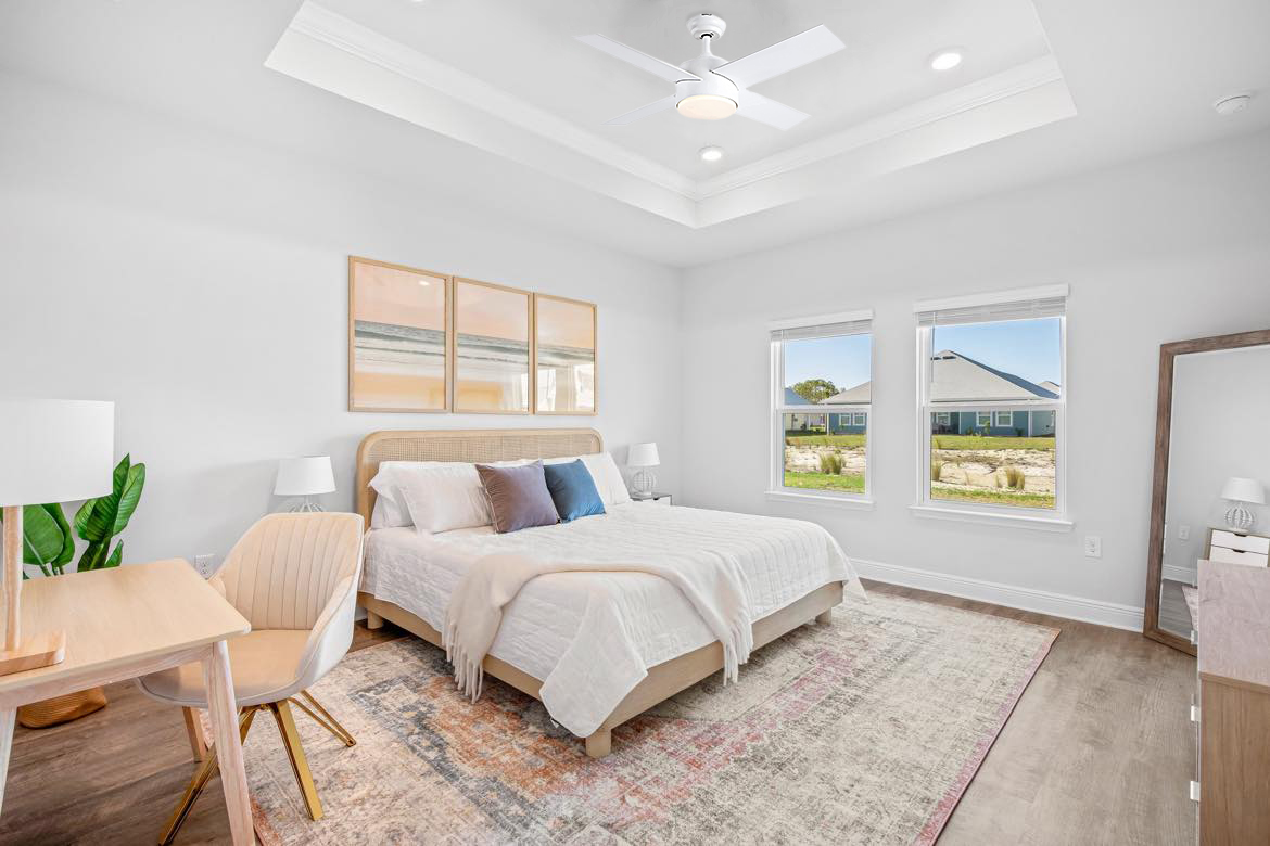 Owners suite|King bed|luxury linens|full cable|ceiling fan