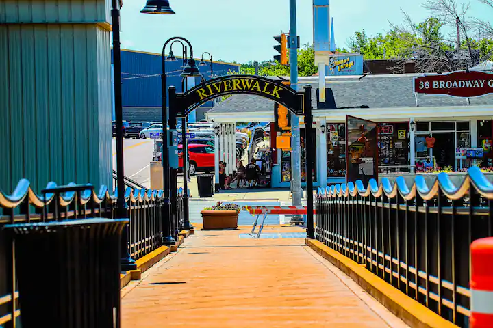 Have a meal at the riverwalk