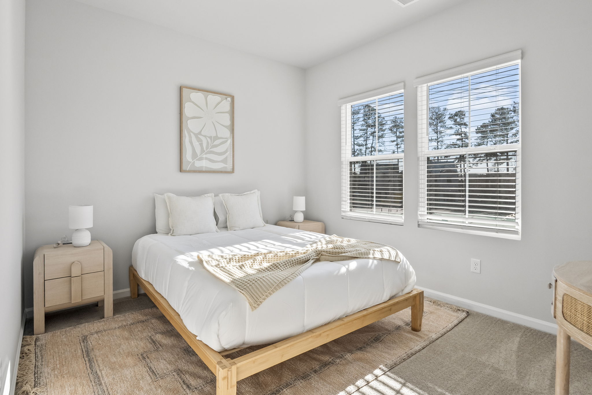 Second bedroom with Queen Bed