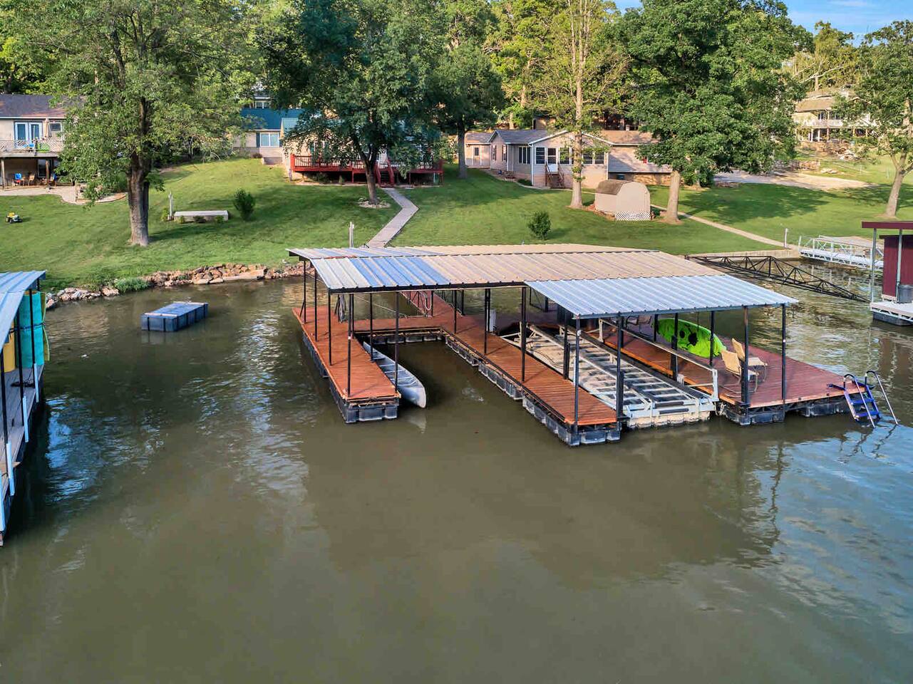 Lots of space for swimming and docking a larger boat