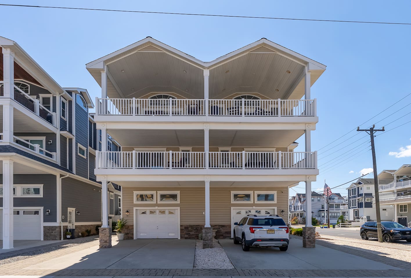 Exterior Front View of Property