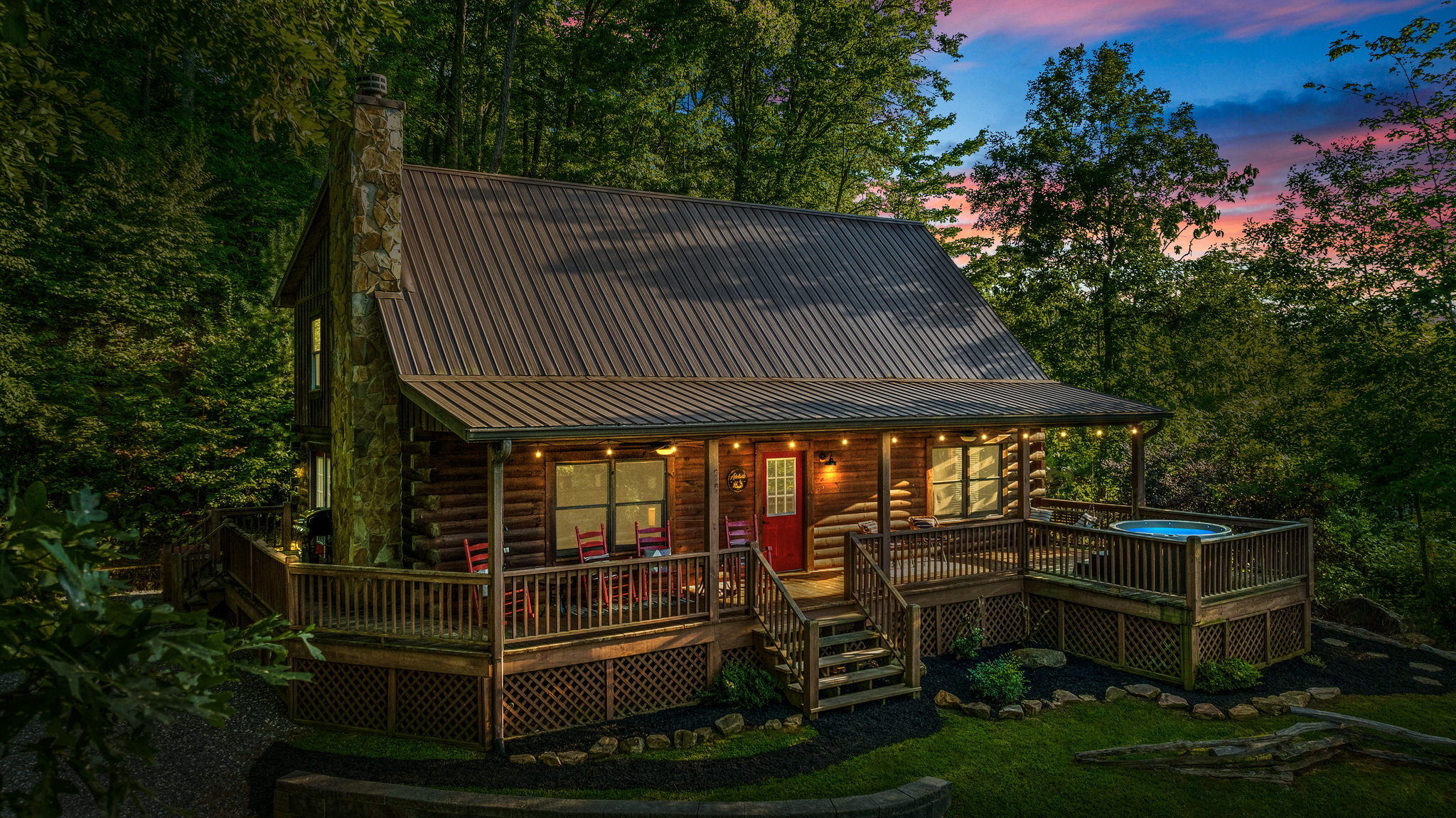 Your private Smoky Mountain escape -- peaceful and close to it all.