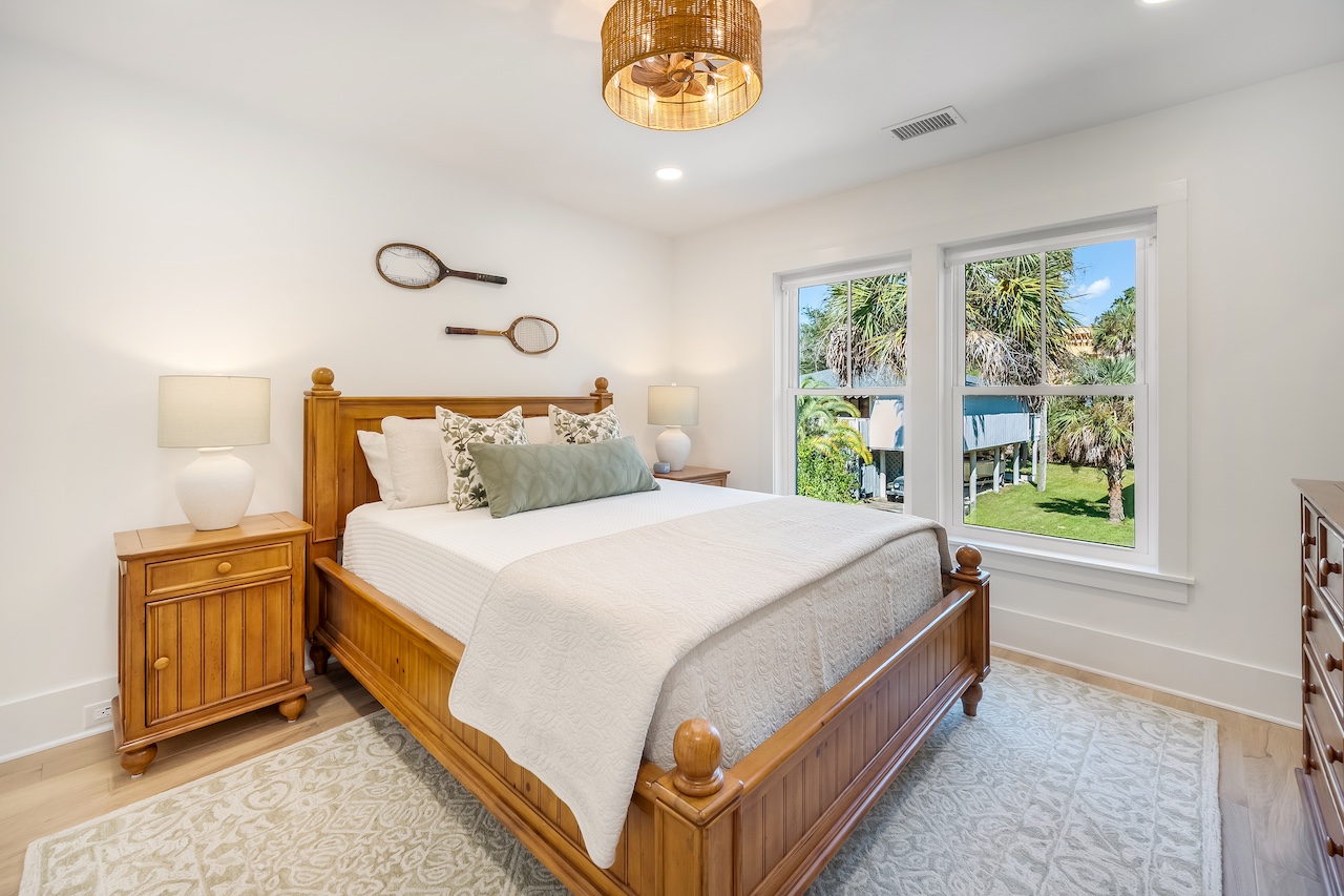Queen Bedroom | 19 Sand Crab | IOP Escapes