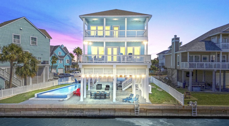 a60d3b5e3be94bdeaf352063874fca2c | Beachhouse | Texas | TX | Vacation Homes | Galveston | Crystal Beach | Kokomo | Breezy Days | Beachfront Elegance | Sunrise Serenity | Southern Sands Property Management, LLC