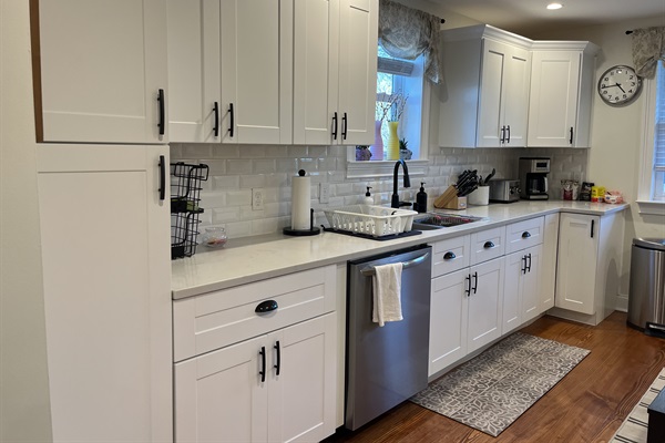 1st Guest House: Kitchen