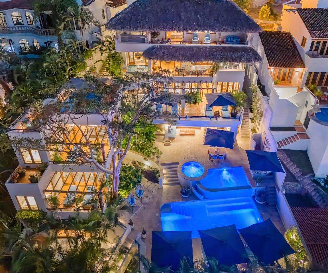 Villa Primrose - Night View