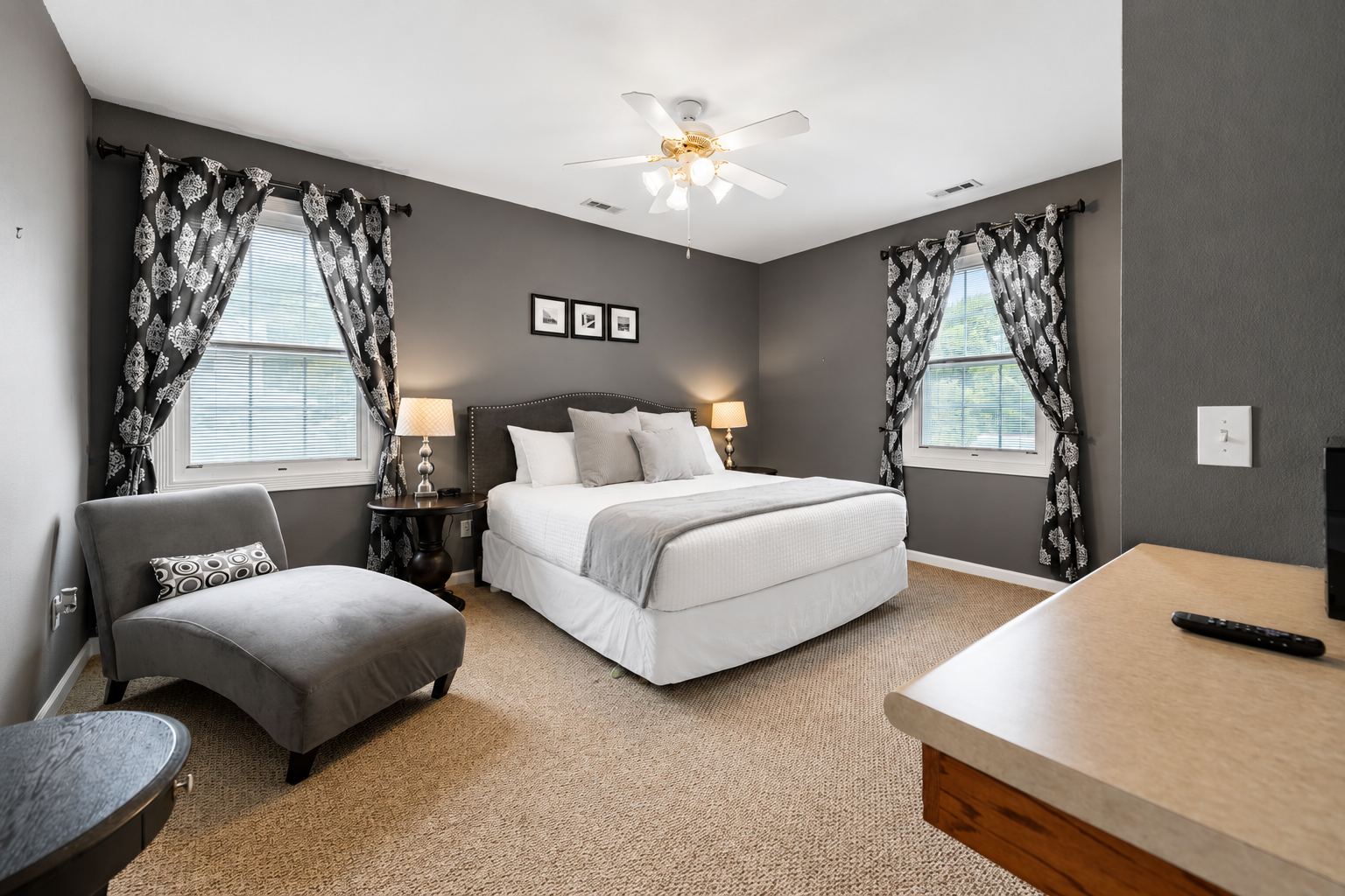 Discover the charm of Caboose Suite, your cozy getaway in the heart of downtown.