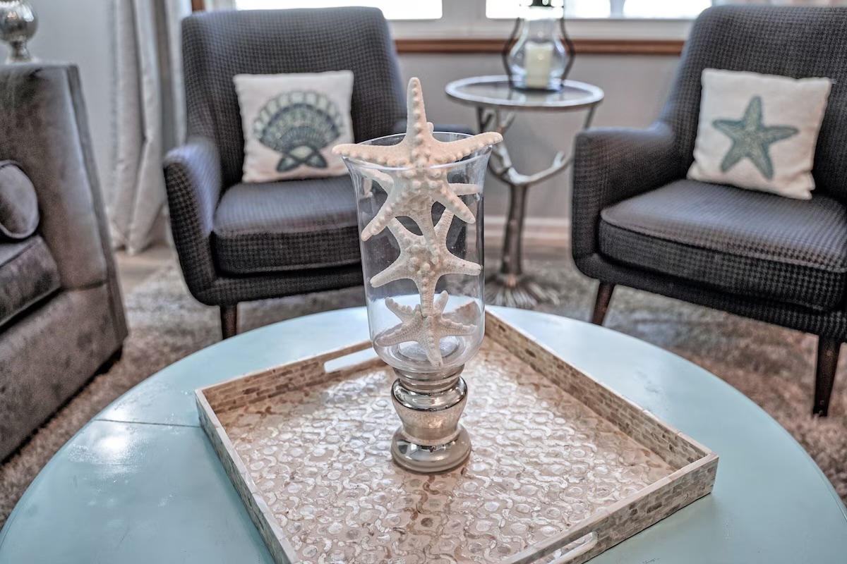 25 21st Avenue | Seas the Day | Living Room | IOP Escapes