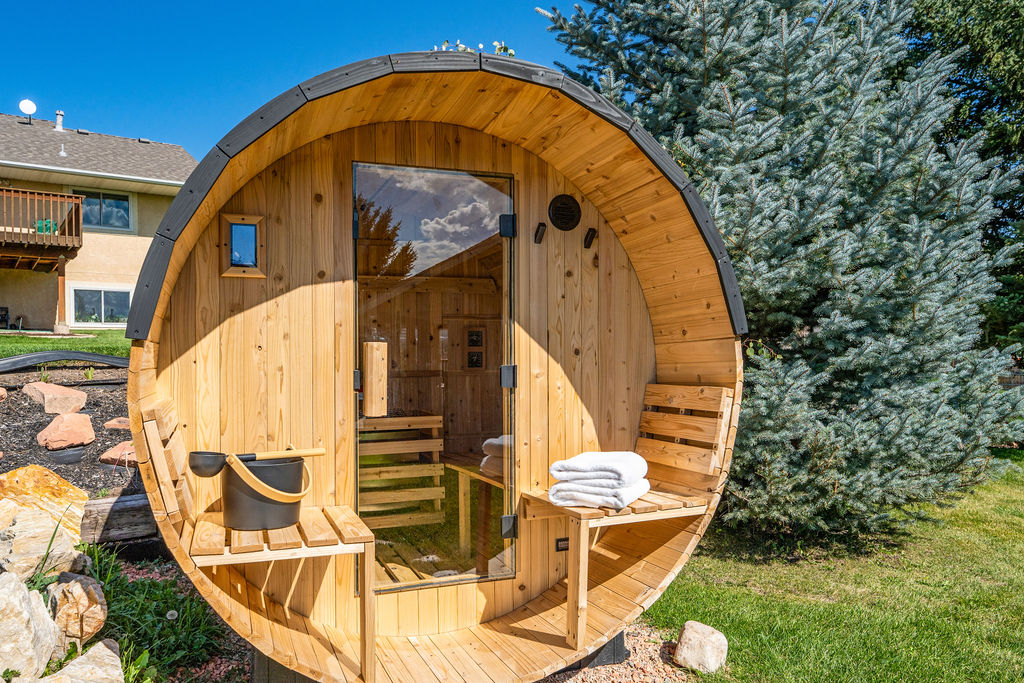 A private wellness retreat right in your own backyard! Feel the benefits of social sauna relaxation!