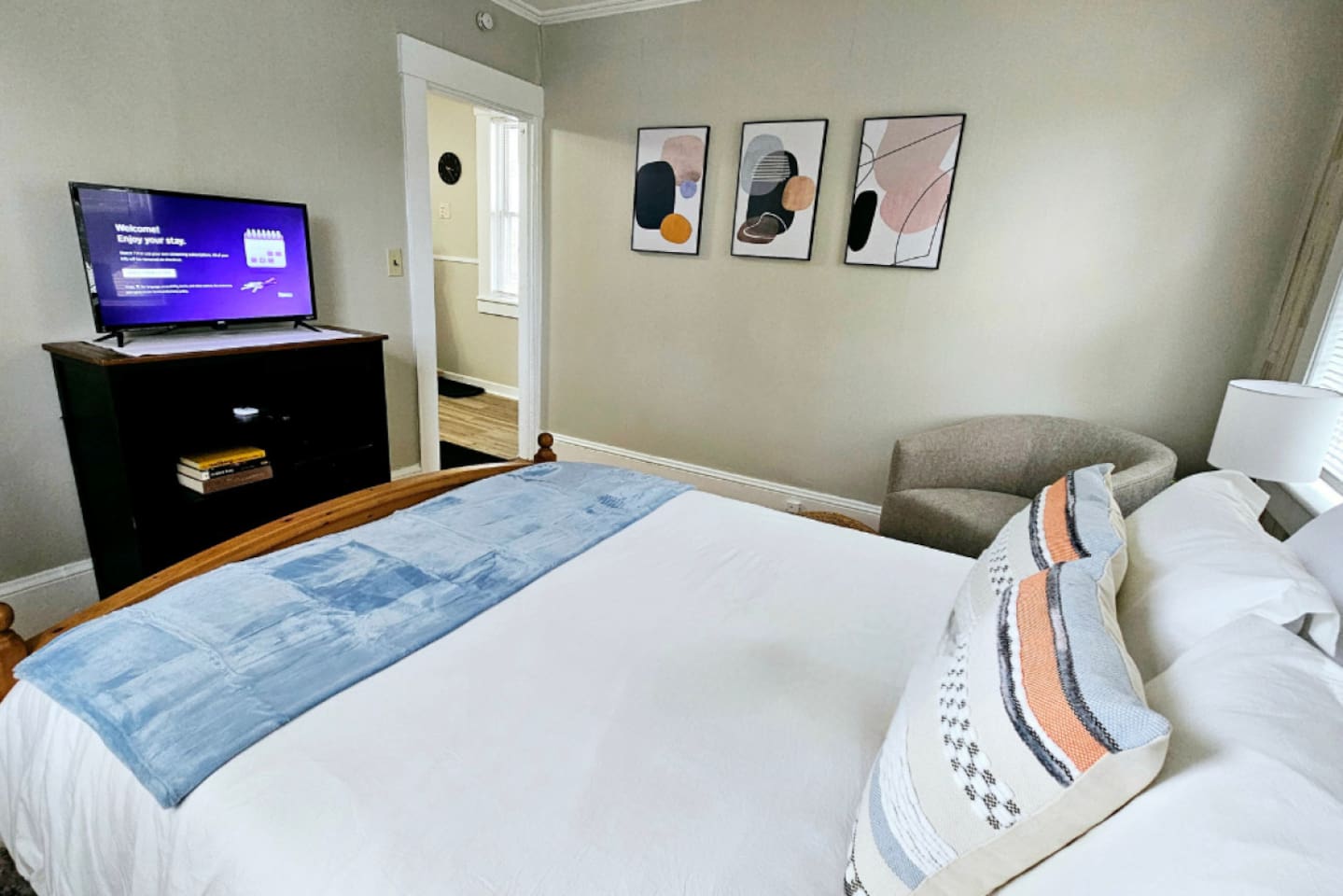 Bedroom that is open to the kitchen