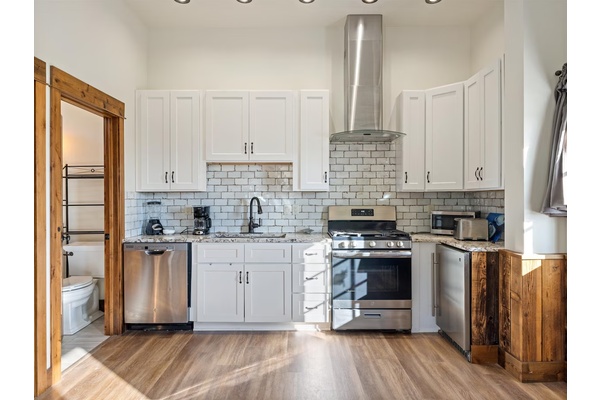 The Moose suite kitchenette.