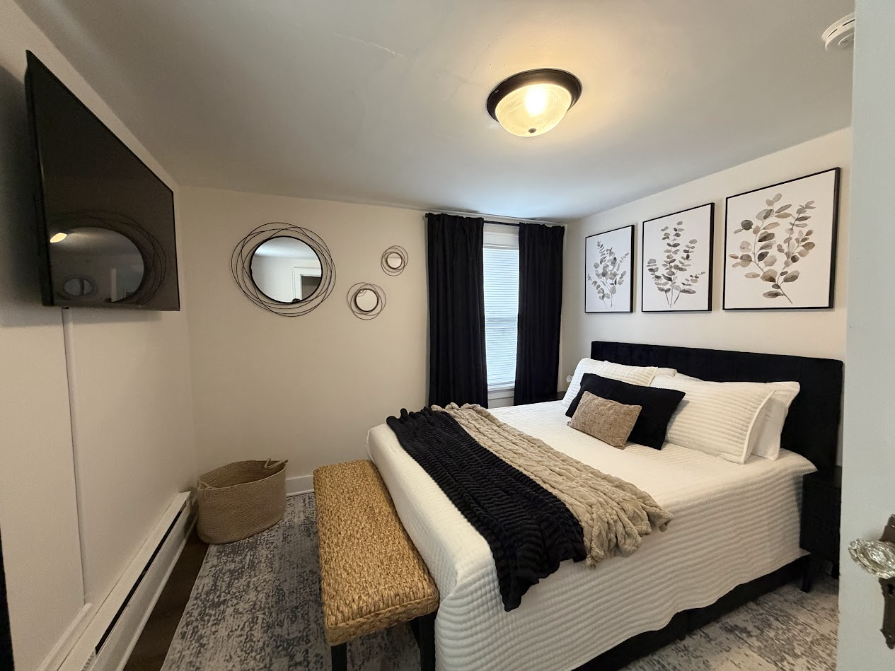 Bedroom w/ 50" Smart TV