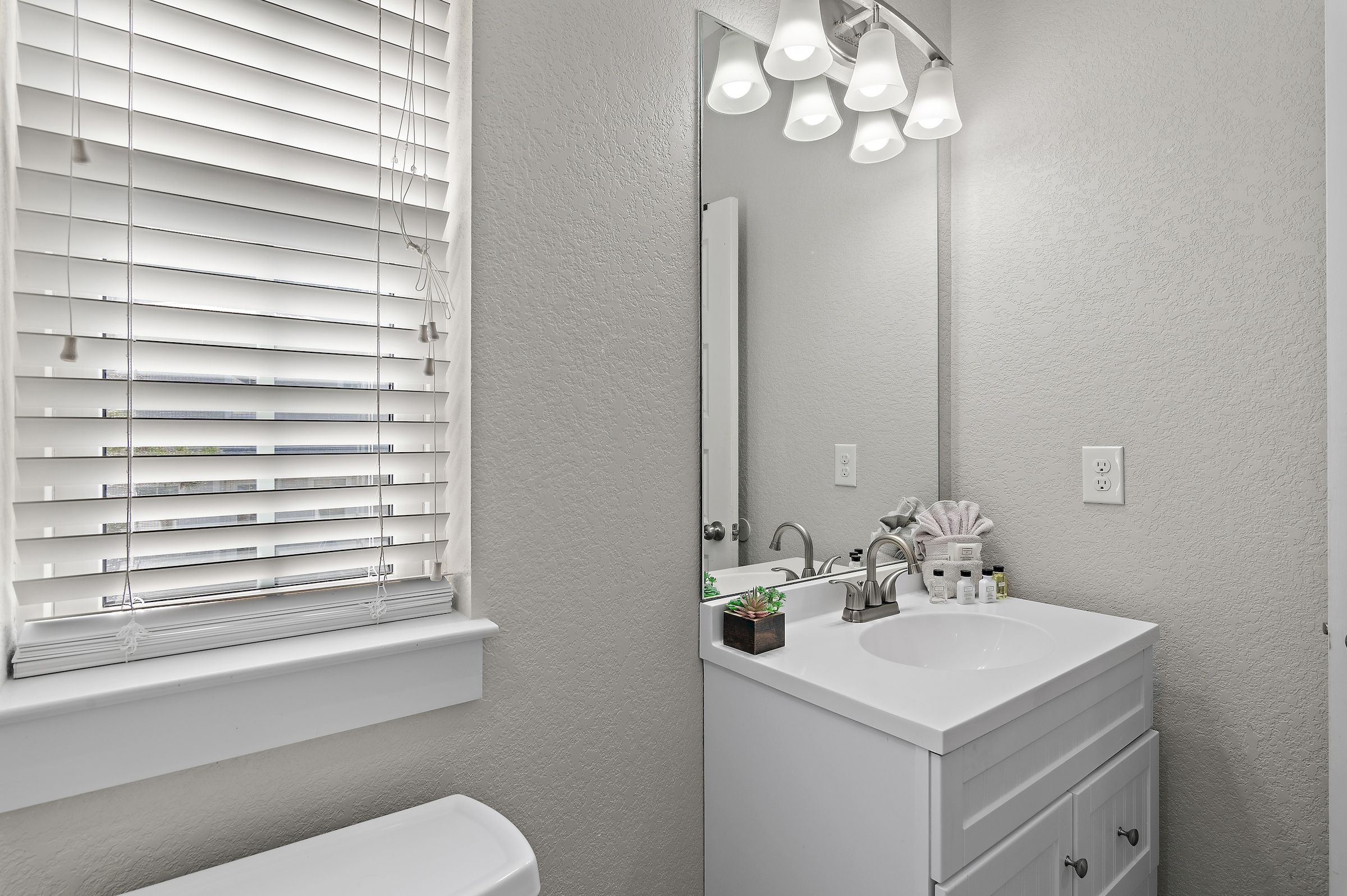 Bathroom #4: Private attached bathroom with shower/tub combo