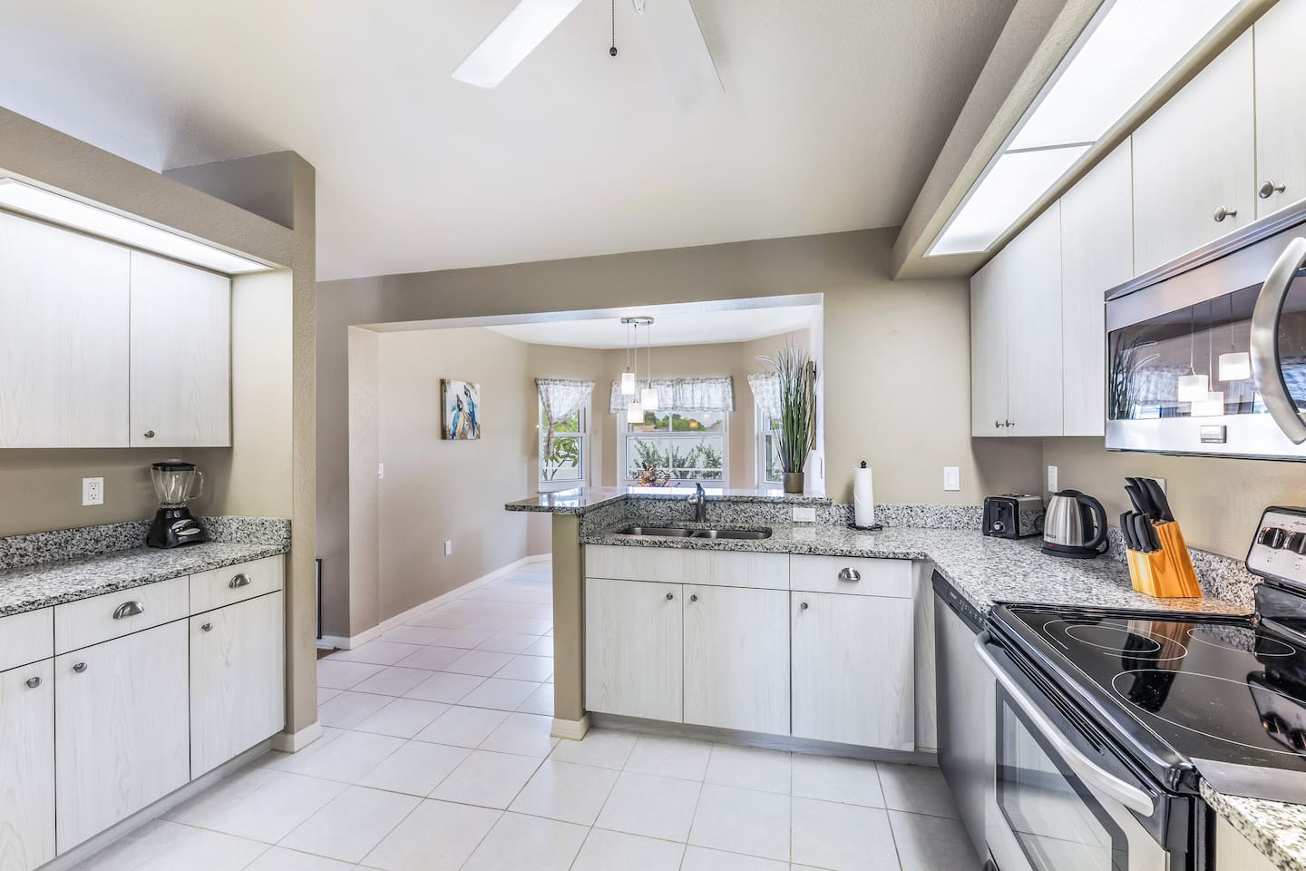 Villa Cormac - Kitchen 