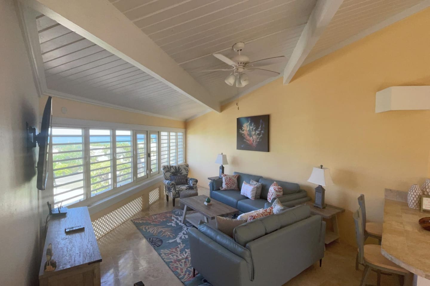 Living Room (w/ Smart TV)